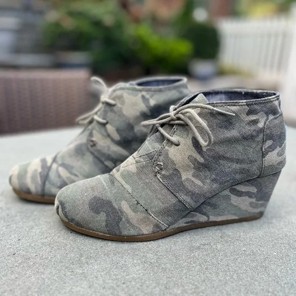 Toms Washed Desert Camo wedge bootie, size 9.5 - Picture 1 of 8